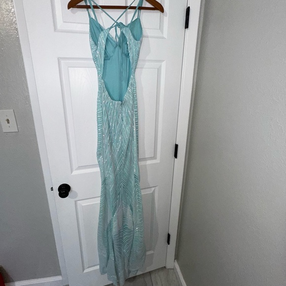 Windsor turquoise mermaid sequin prom dress - Picture 5 of 10